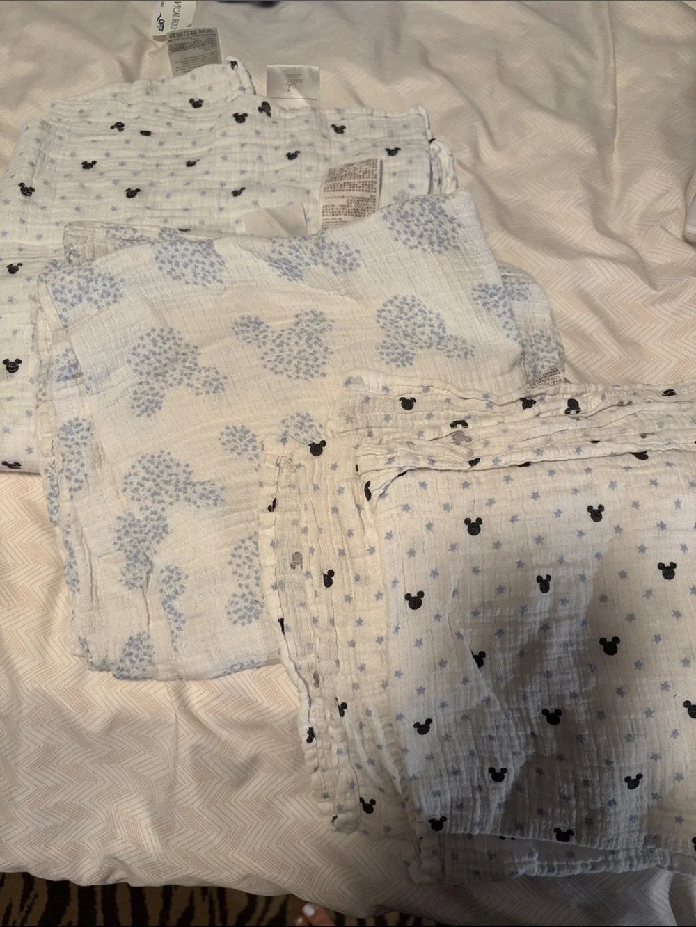5 Kids Breathable Muslin Blankets Set - White with Blue Disney Mickey Prints
